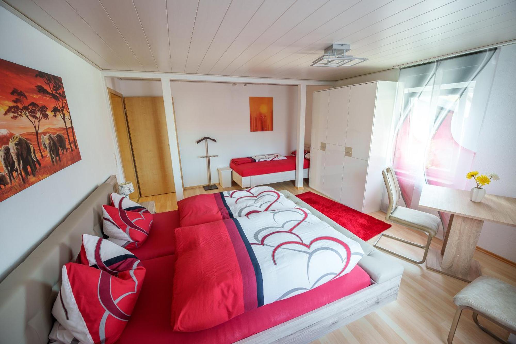 Wilhelm Appartements 100Qm Im Zentrum Brackenheim Naehe Tripsdrill Экстерьер фото